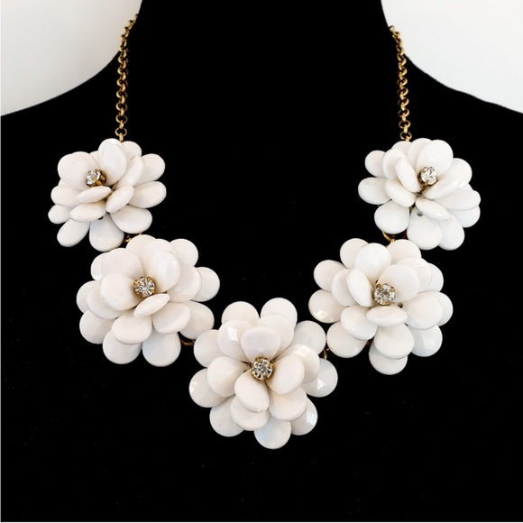 J. Crew Vintage White Flower & Rhinestone Crystal Gold Statement Necklace Rare - Picture 4 of 14